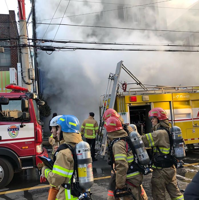 Al menos 41 muertos en un incendio en un hospital de Corea del Sur