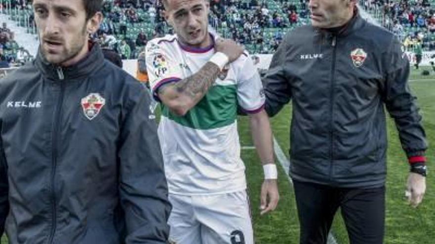 Sergio León sufre un esguince de clavícula