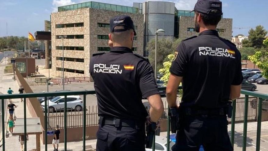 Arrestado por robar un reloj de lujo con violencia en Ibiza y formar parte de una banda criminal