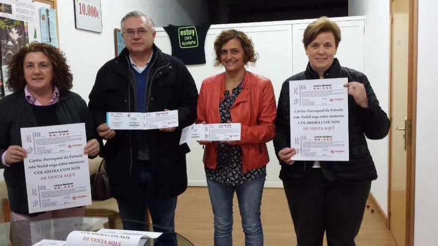 Elvira Blanco, José Antonio Ortigueira, Lourdes Tejedor y Carmen Mato, ayer. // A.C.