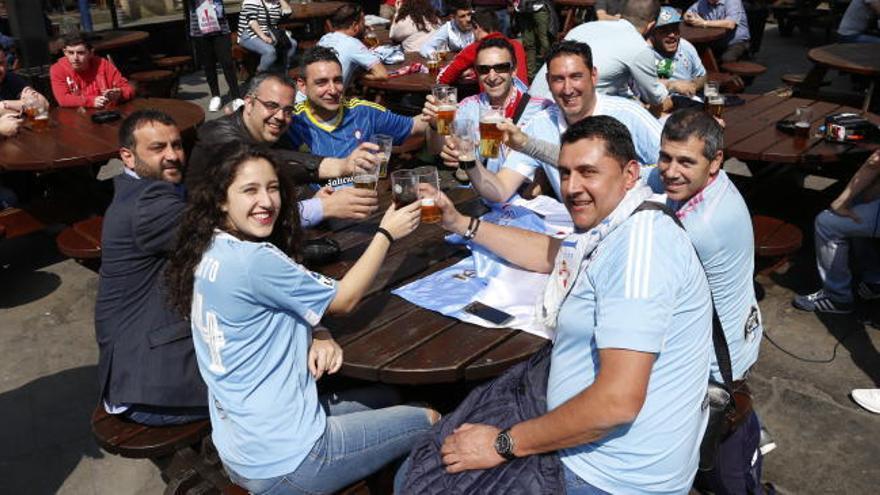 Manchester United - Celta de Vigo en Europa League | Brindis celtista en el pub