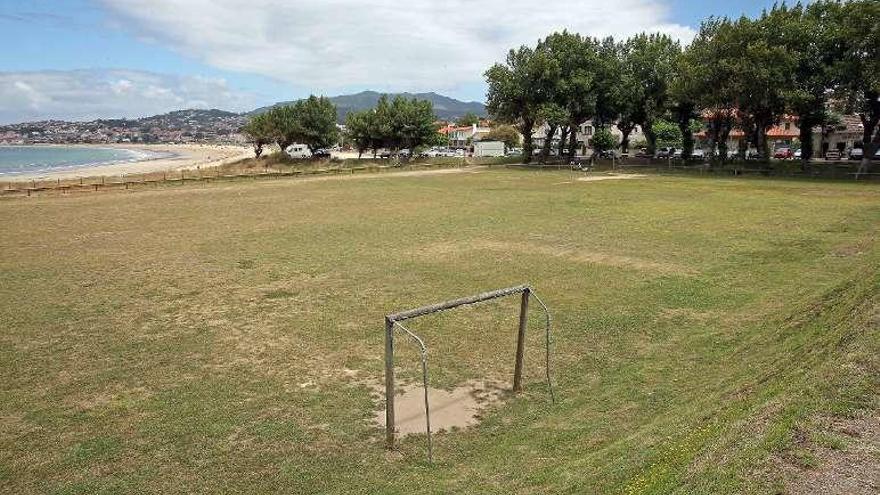 Campo de Lourido, con espacio para 280 coches. // Marta G. Brea