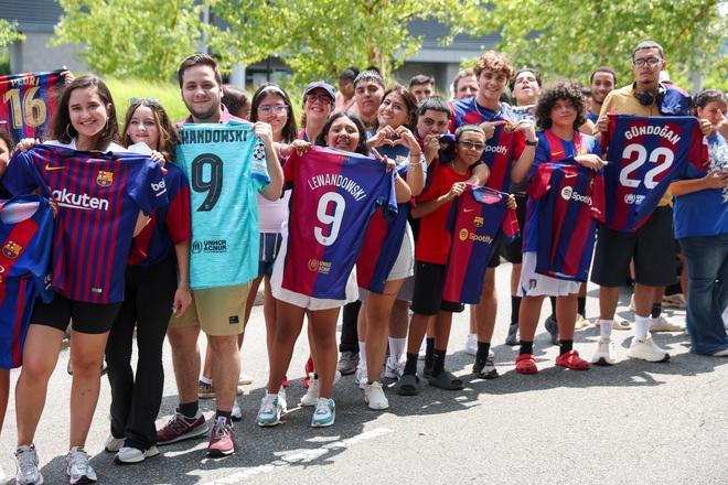 Los jugadores del FC Barcelona llegan a Nueva Jersey, en imágenes.