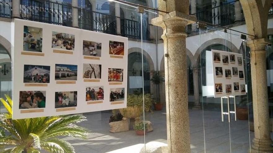 Una muestra de fotos refleja el día a día de los caurienses