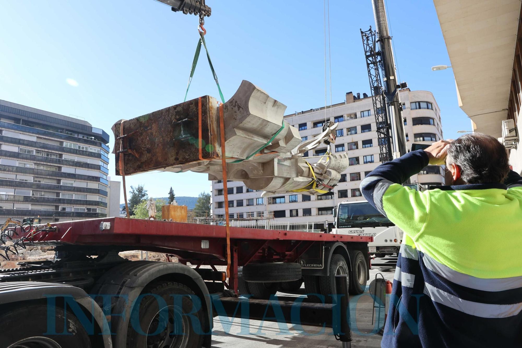 Retiran la imagen de San Jorge de la Rosaleda de Alcoy