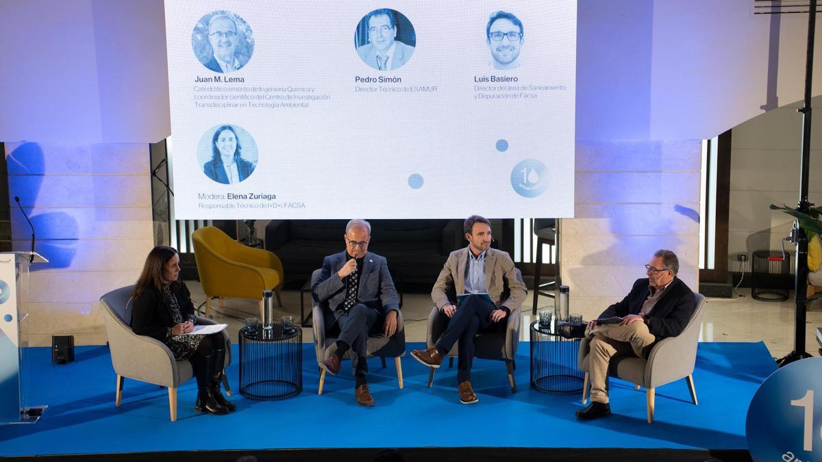 Mesa de diálogo en la jornada de la cátedra Facsa.