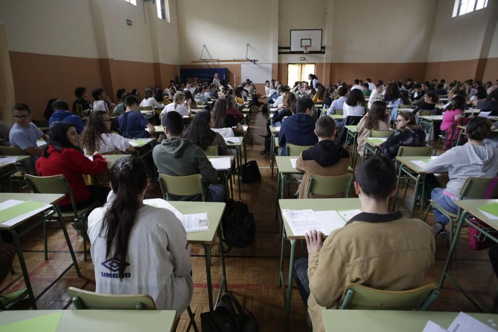 Ebau 2019 en Asturias: primer día de exámenes de selectividad en Avilés