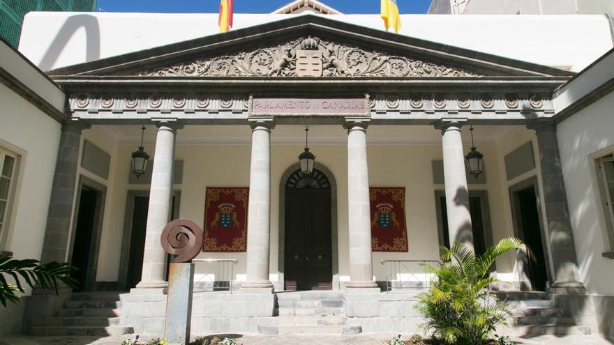 Exterior del Parlamento de Canarias.