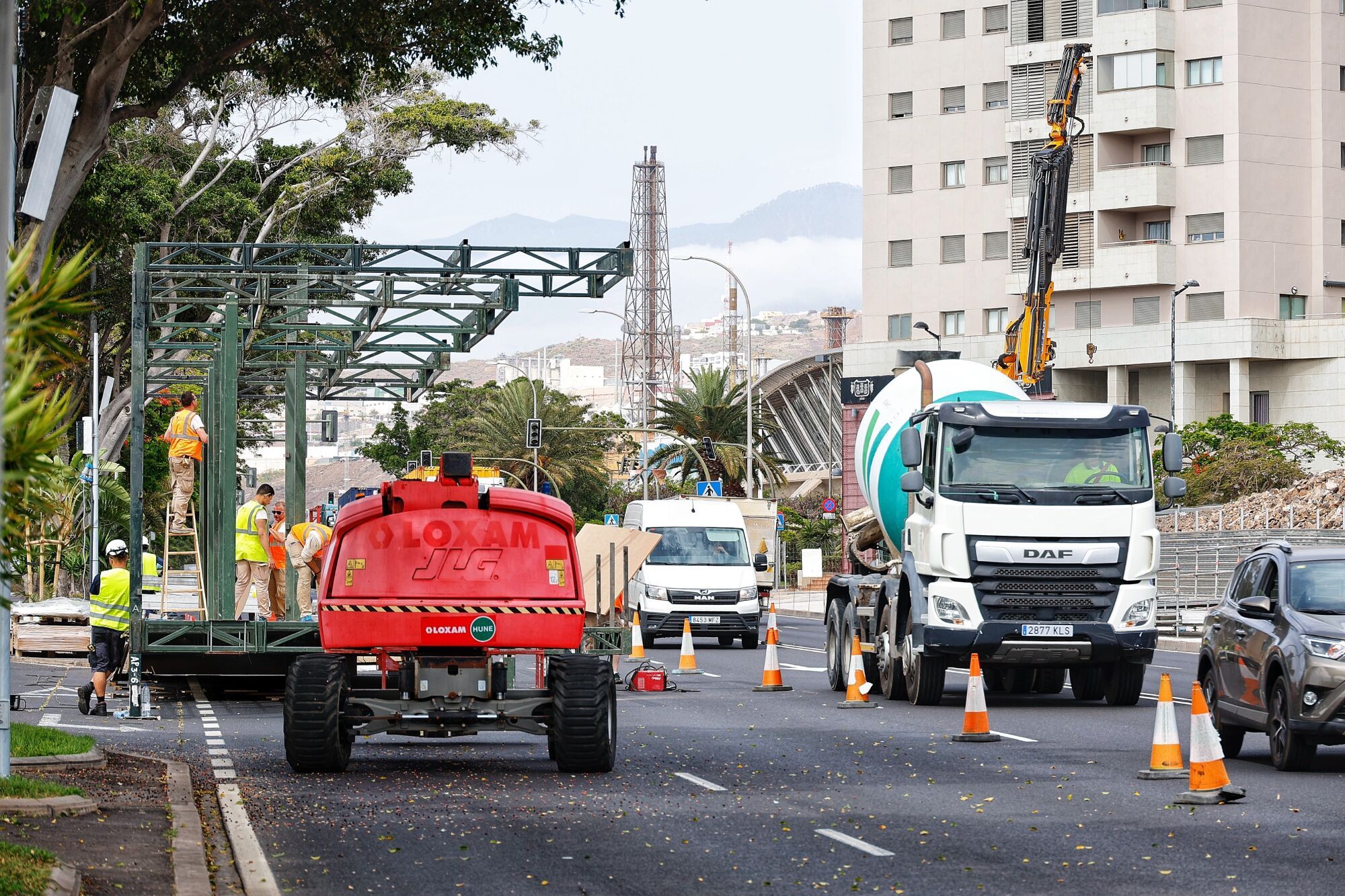 Cortes y colas en Santa Cruz por los preparativos para el Día de las Fuerzas Armadas