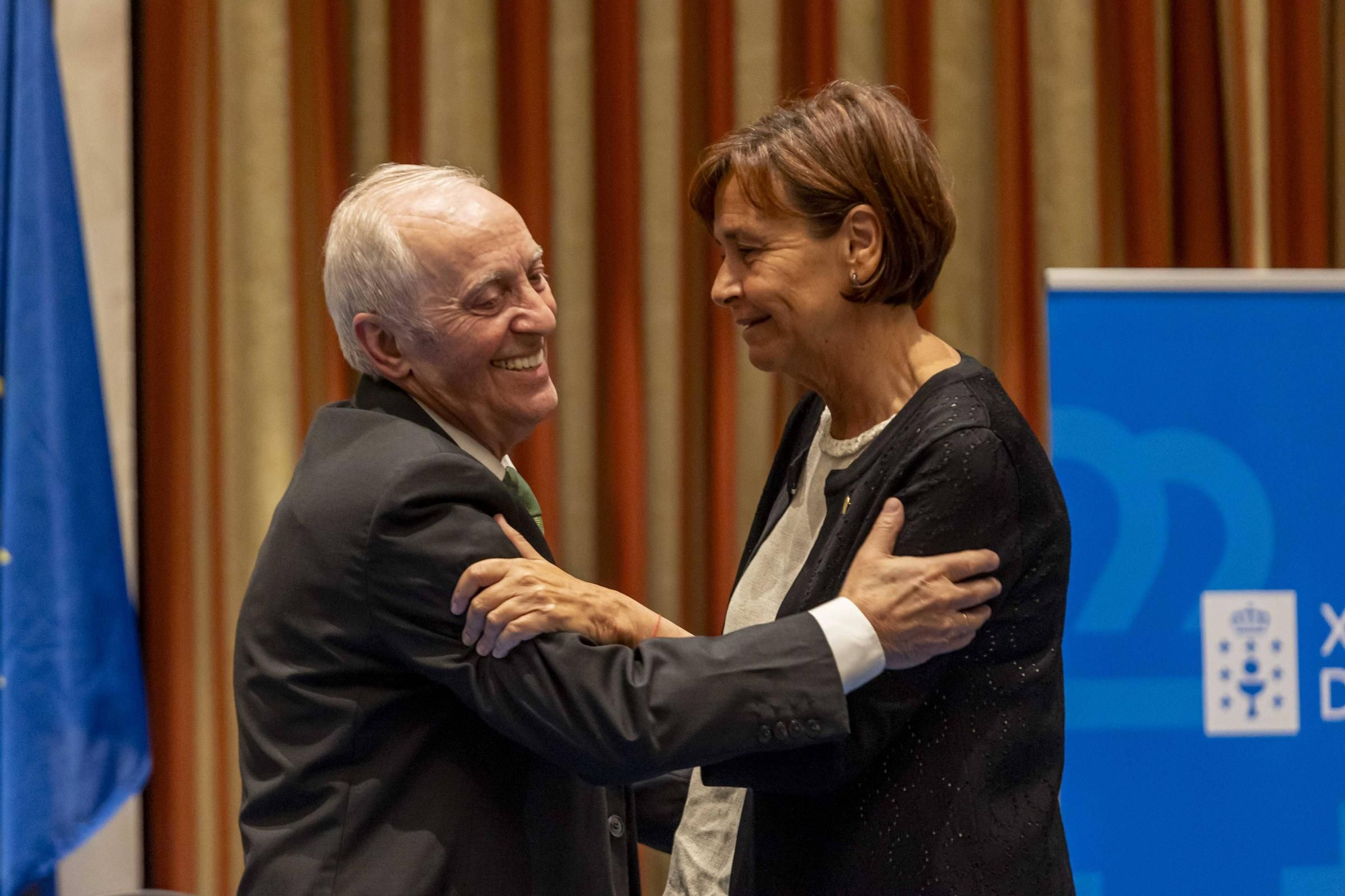 La Asociación Día de Galicia en Asturias entrega su medalla de oro a Adrián Barbón y Carmen Moriyón
