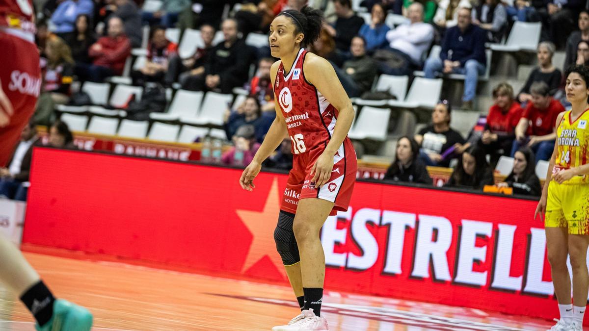 Helena Oma, durante el partido frente al SPAR Girona