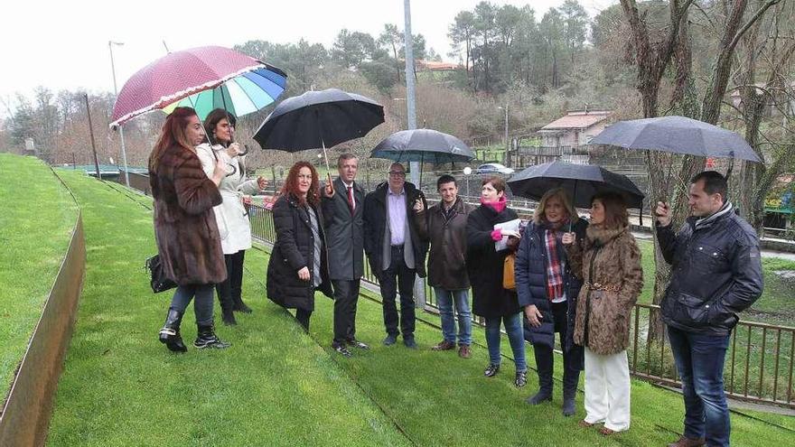 Visita de la comitiva institucional al renovado parque. // FdV