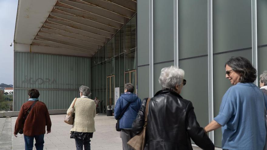 Cerca de 4.000 usuarios recuperan las clases de Lecer con un contrato temporal: "La alegría de la vuelta no borra las heridas de estos meses"