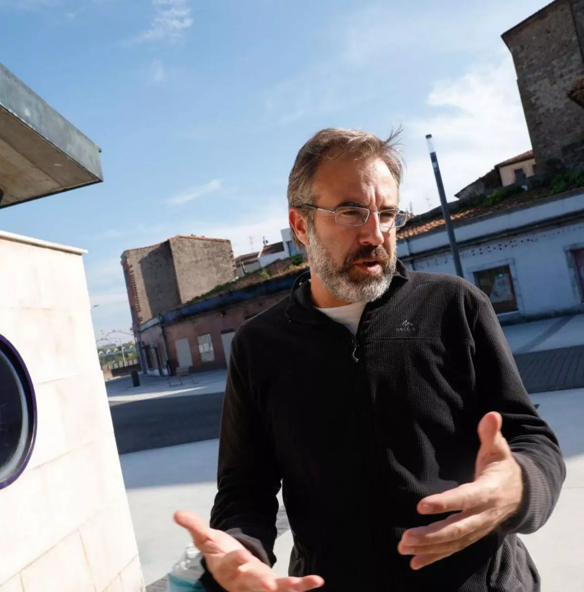 El arqueólogo Alejandro García: "Ya no hay mito de que la muralla fue arrasada"