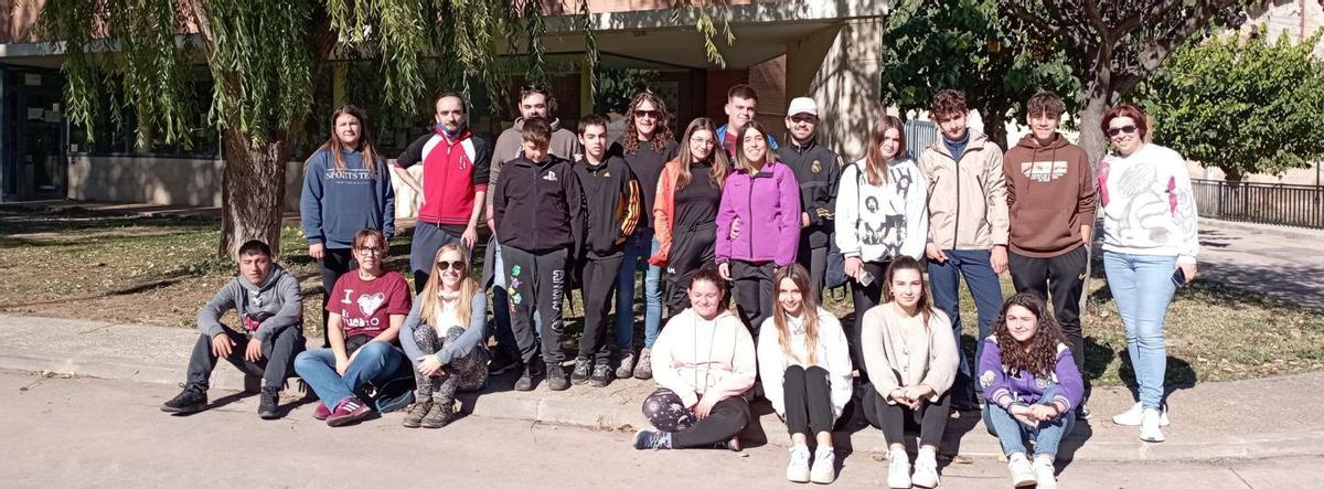 Unos treinta jóvenes de entre 12 y 35 años de la Comarca Campo de Belchite participaron en la tercera edición del encuentro Buenas Migas. | SERVICIO ESPECIAL