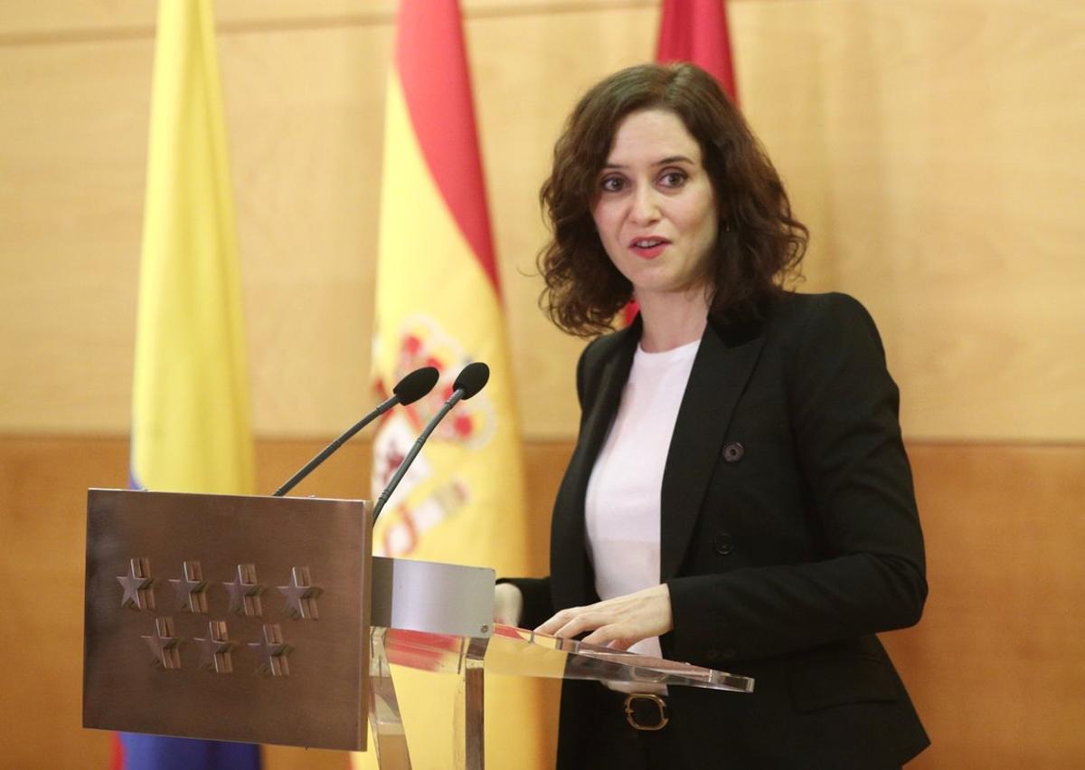 La presidenta de la Comunidad de Madrid, Isabel DÃ­az Ayuso, durante su discurso en el acto de homenaje a las vÃ­ctimas del conflicto armado de Colombia, en la Real Casa de Correos de la Puerta del Sol, en Madrid a 27 de noviembre de 2019.