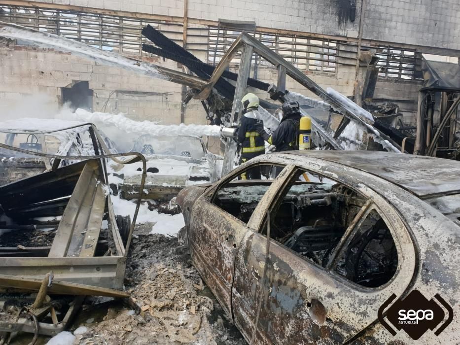 Alarma en Meres al incendiarse un taller