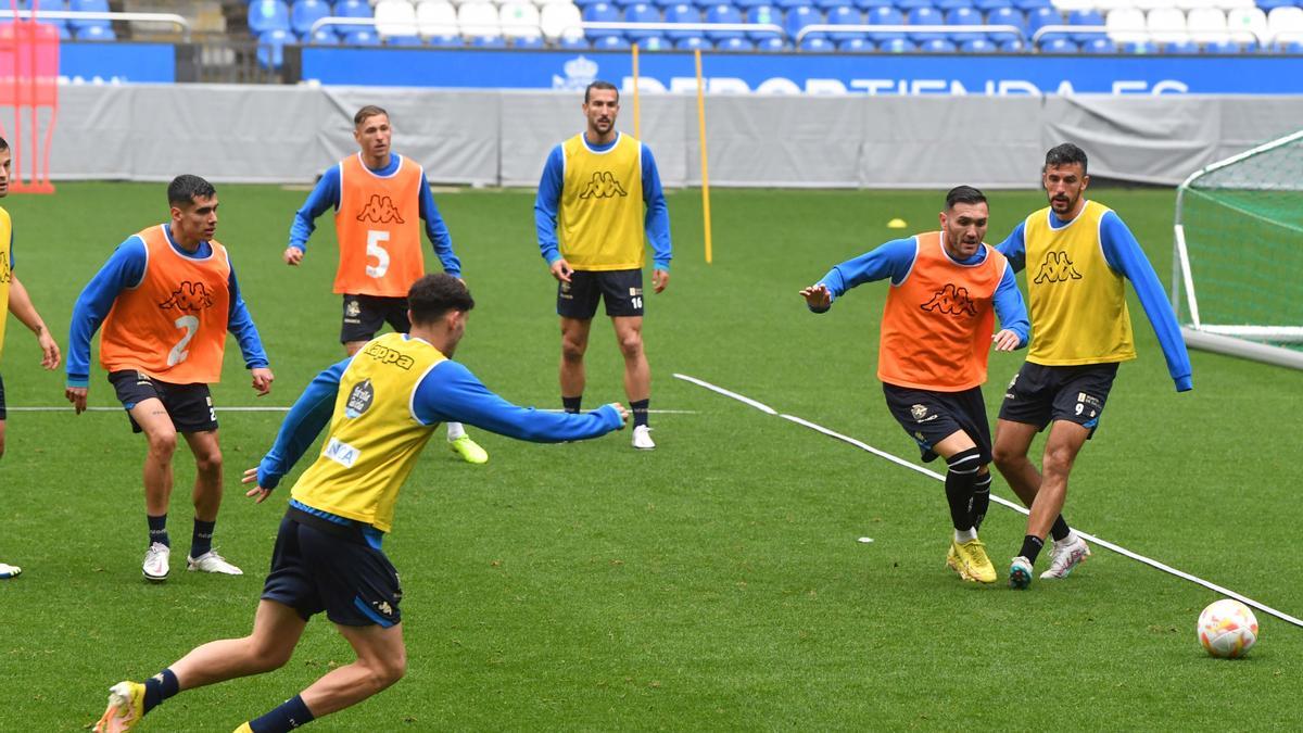 El Dépor entrena en Riazor para preparar el derbi de A Malata