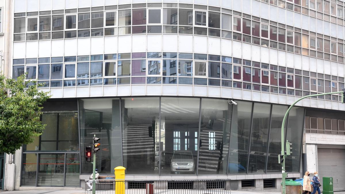 Edificio Citroën, en la avenida de Oza.