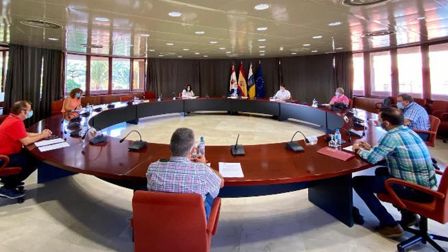 Un momento de la reunión entre Cabildo y los ayuntamientos de La Gomera.