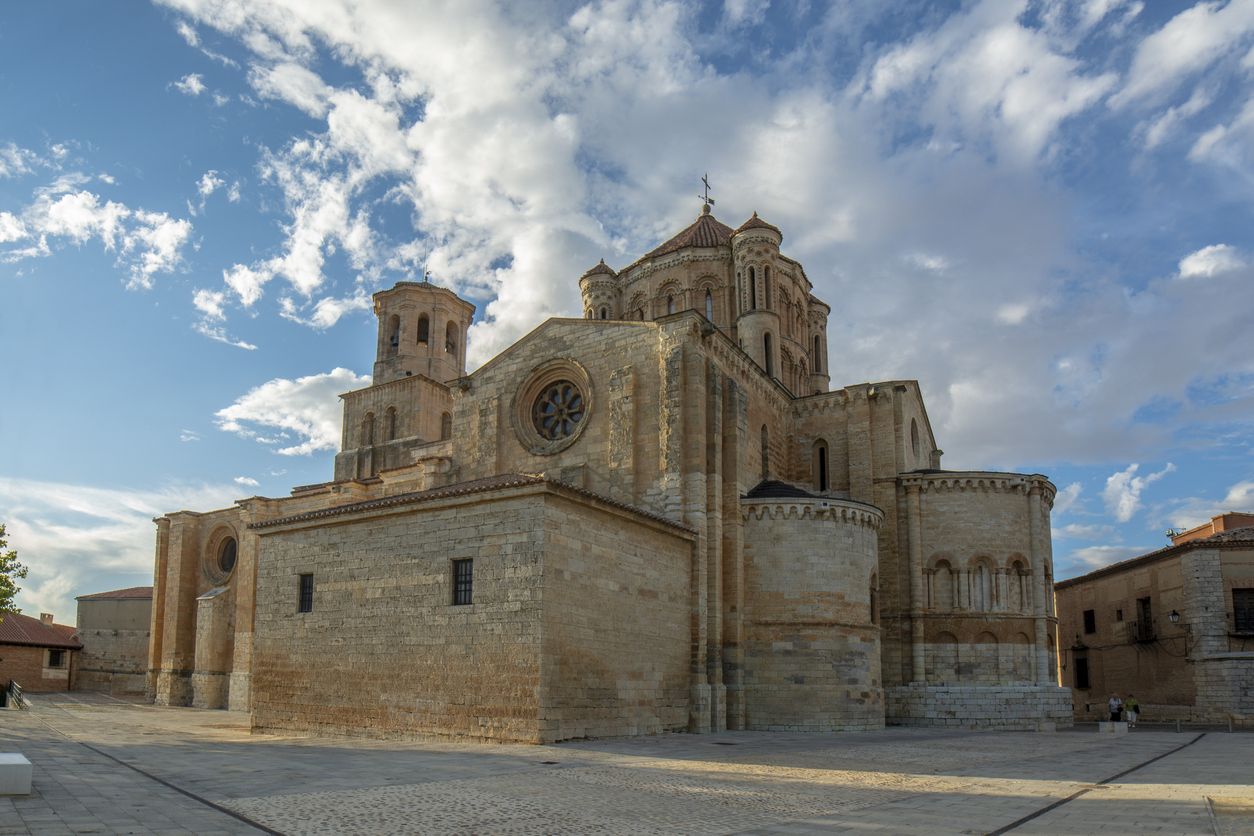 La Colegiata, de estilo románico, es el mayor lugar de interés turístico de la ciudad de Toro