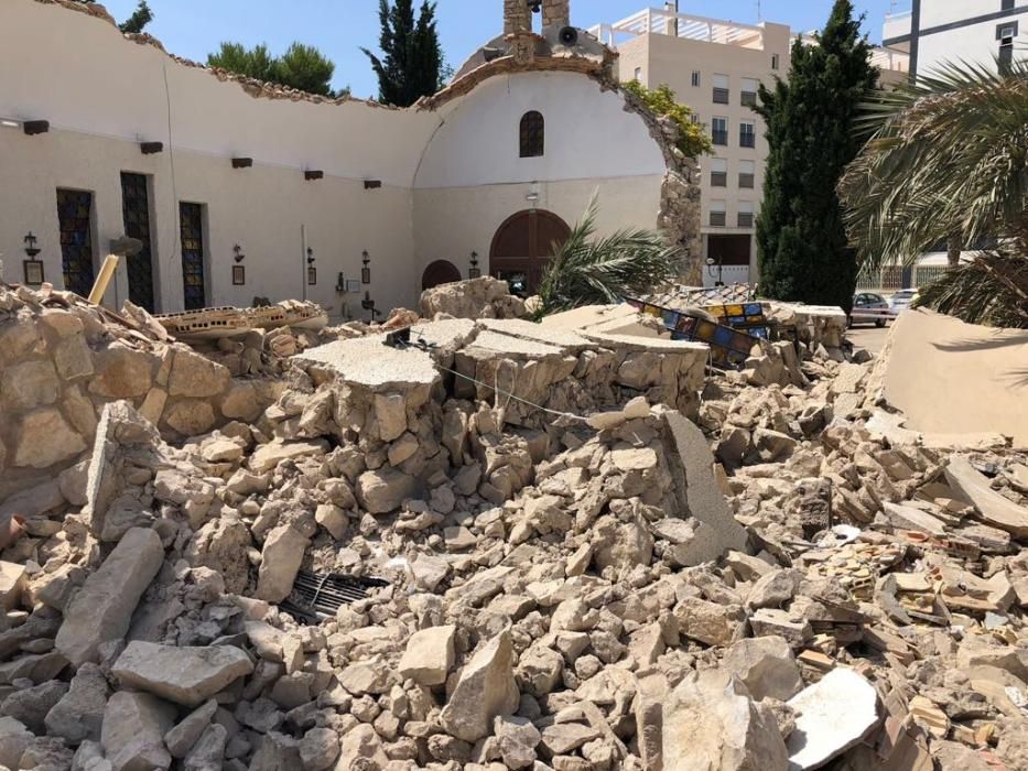 El techo de una ermita de El Campello se desploma al finalizar la misa.