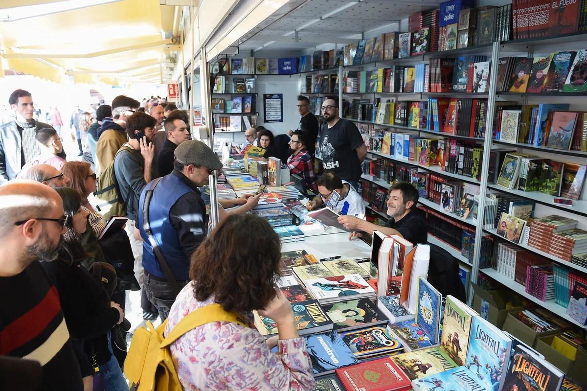 La feria está impulsada por el Ayuntamiento de Madrid junto a la Asociación de Librerías de Madrid y el apoyo de agentes vinculados a la programación cultural de Matadero