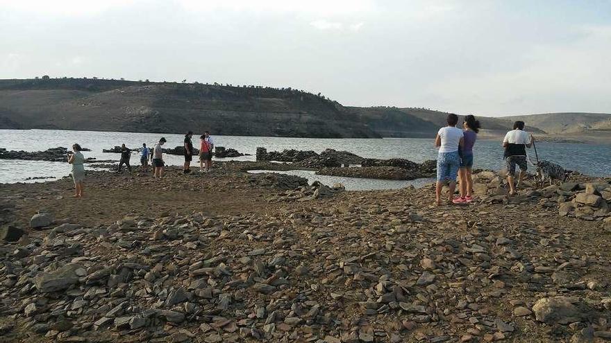 Visita a los restos de San Pedro de la Nave