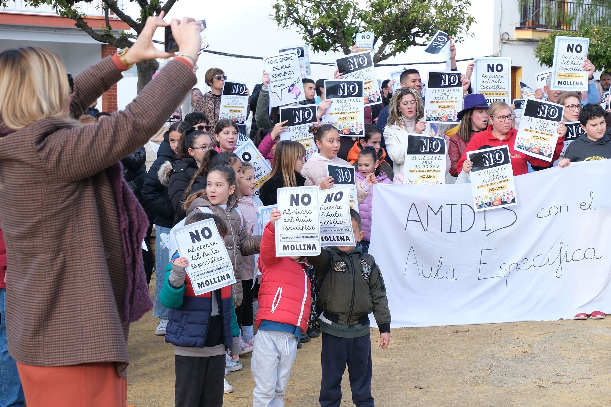 Protesta en Mollina por la supresión del Aula de Educación Especial.