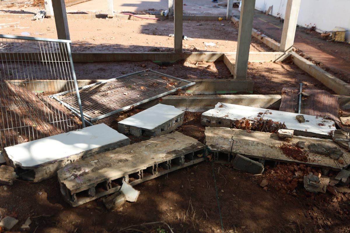 La visita al colegio Can Misses tras las inundaciones, en imágenes