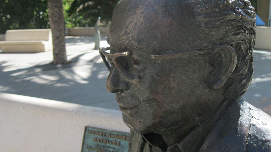 La Universitat d&#039;Alacant celebra el centenari d&#039;Estellés amb un congrés internacional sobre l&#039;obra del poeta