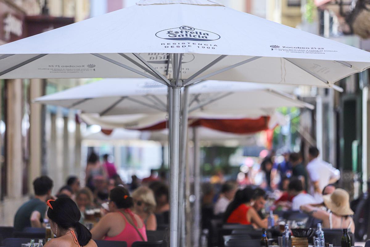 Casi 500 establecimientos de hostelería han solicitado a Urbanismo licencia de veladores en Córdoba para 2025