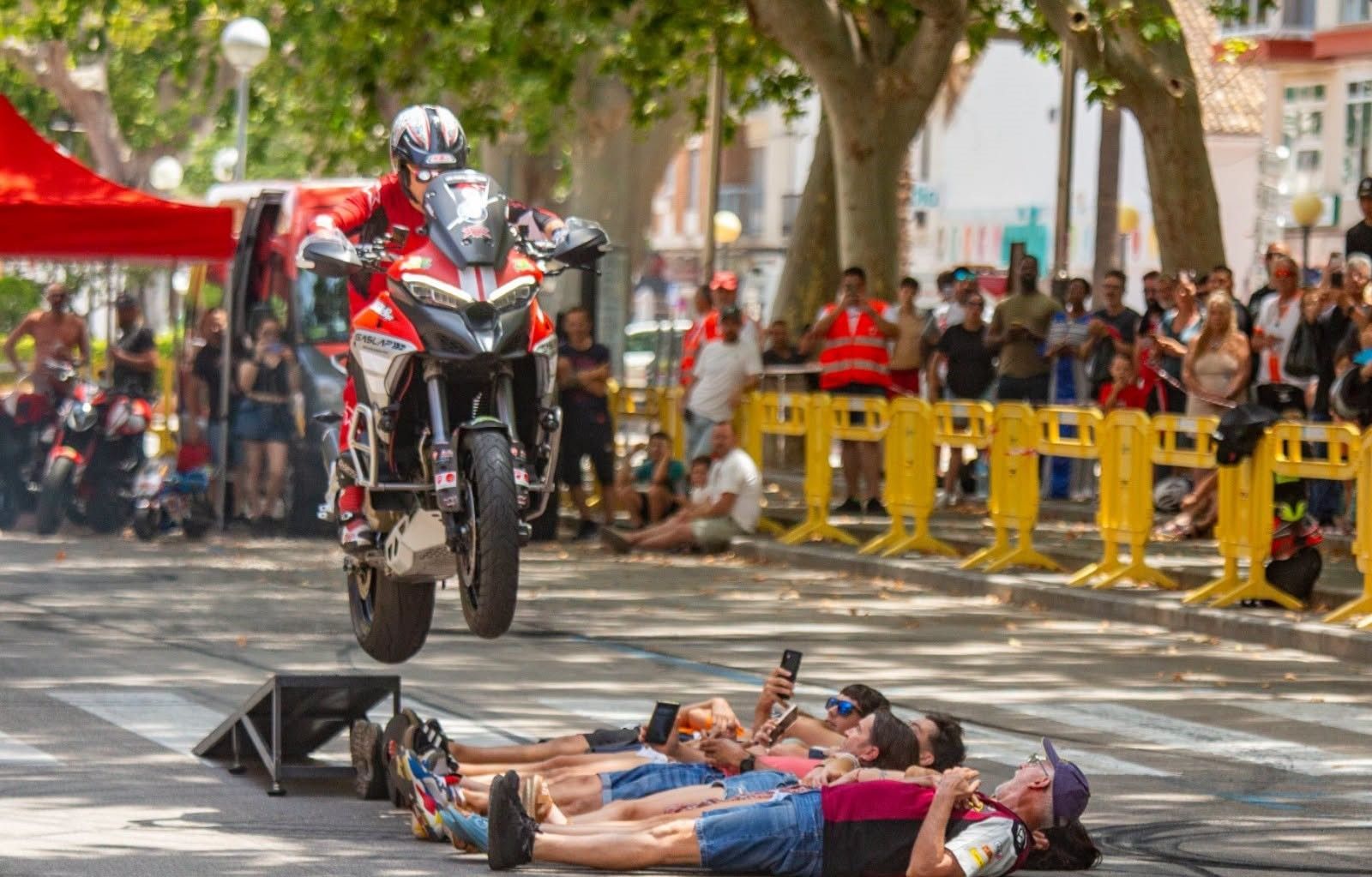 Exhibición acrobática.