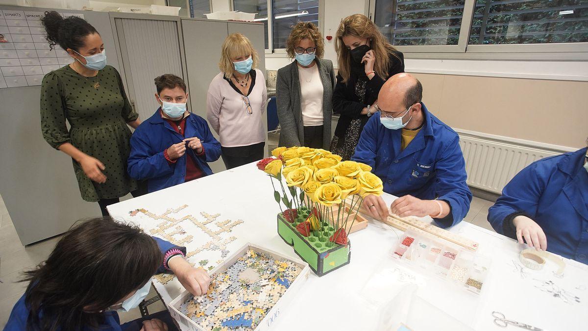 Vídeo: Així és la nova col·lecció de joies de la Fundació Ramon Noguera