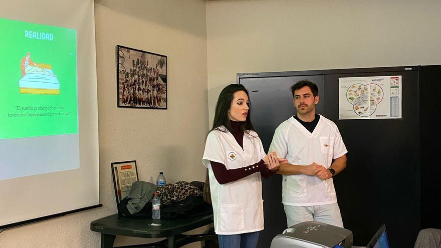 Alumnos de Enfermería en la charla de diabetes
