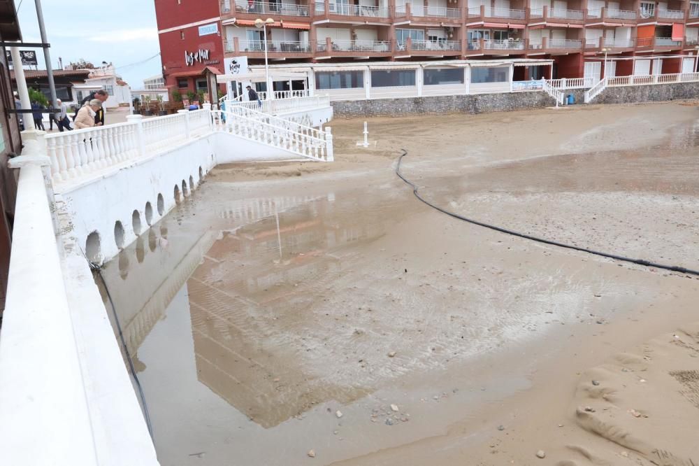 El temporal arrasa las playas de la Vega Baja