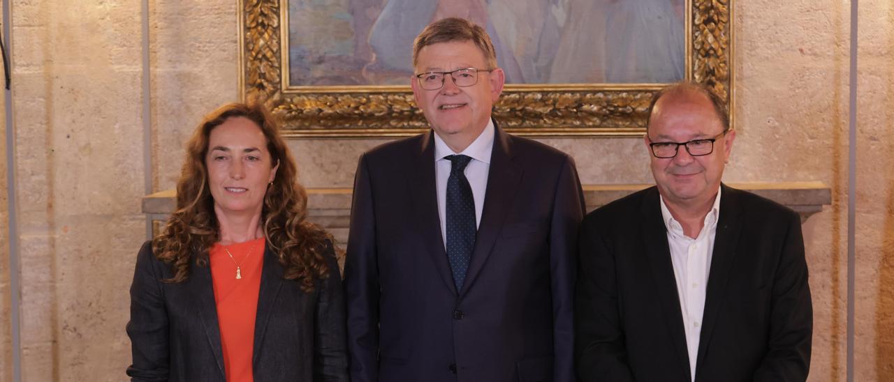 Puig, junto a la secretaria autonómica para la UE, Carolina Punset, y el director general de Administración Local, Adolf Sanmartín.