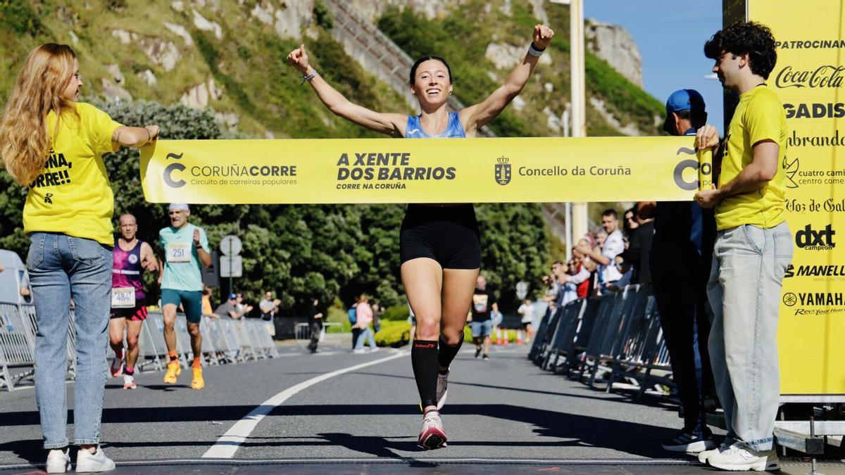 Noa Mirantes, ganadora del Coruña Corre en Os Rosales 2026.