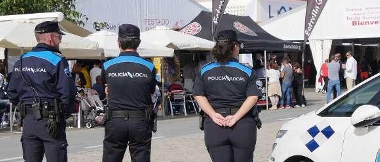 Agentes de la Policía Local de O Grove. // Muñiz