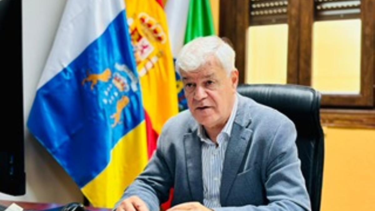 Alpidio Armas, en su despacho del Cabildo de El Hierro.