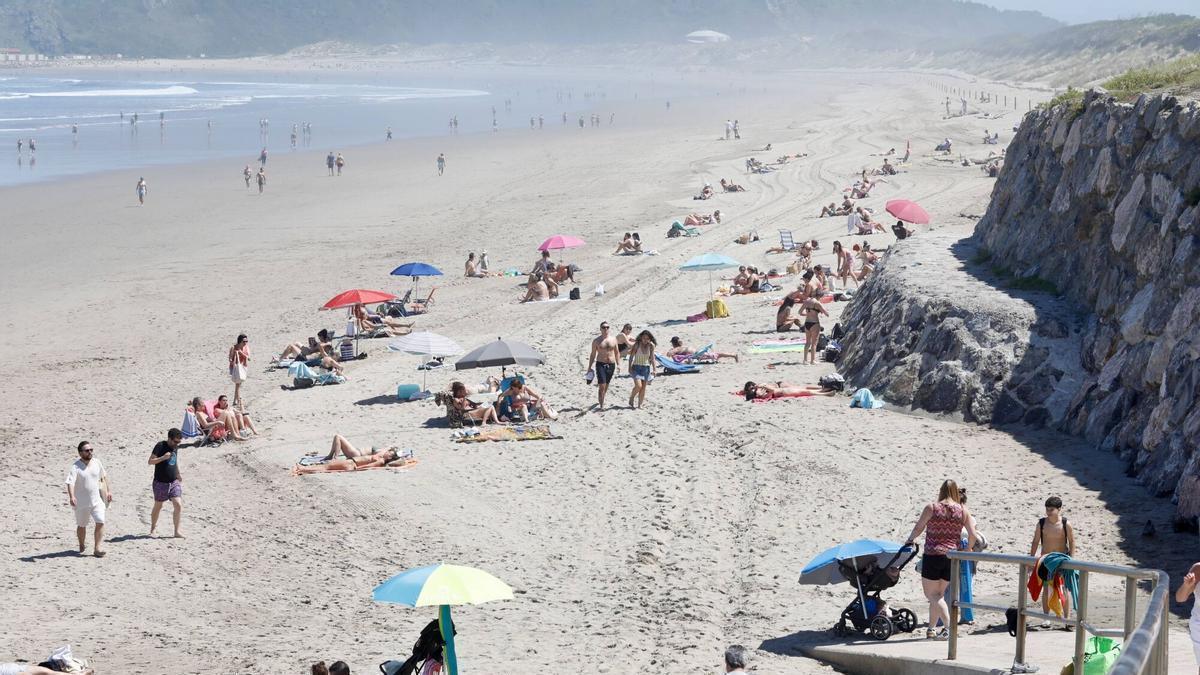 Ambiente en la playa de Salinas