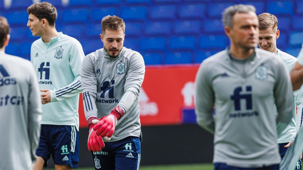 La selección vuelve a los entrenamientos tras la victoria frente a Albania y ya con Arnau Tenas