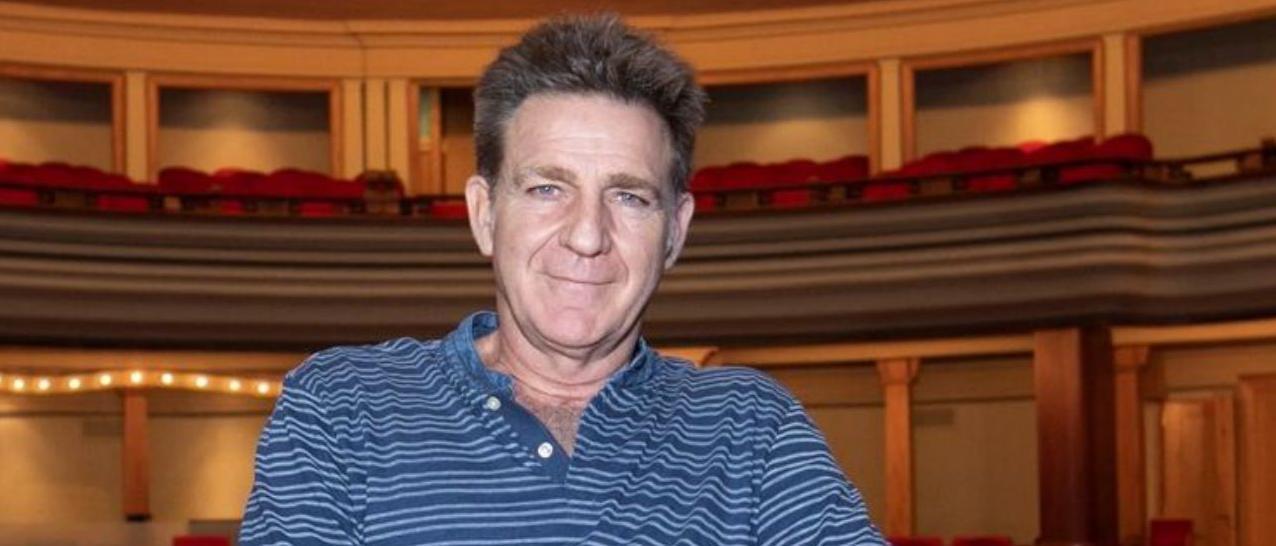Artero está hoy en el Centro La Societat de Orpesa y plaza Mayor de Almassora. | QUIQUE CURBELO