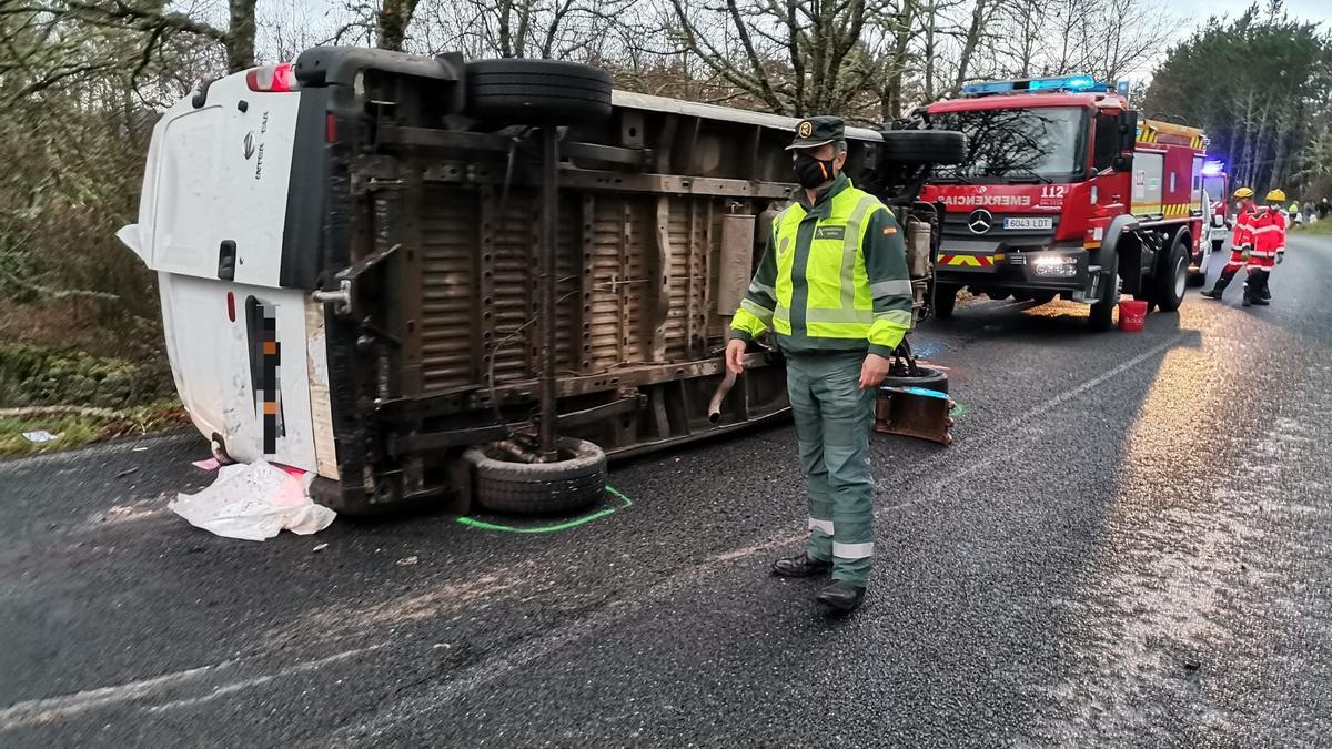 Estado en el que quedó la furgoneta tras el accidente mortal.