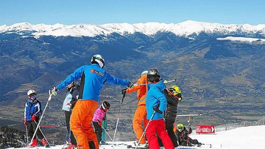 Un grup d&#039;esquiadors durant aquesta temporada a Masella