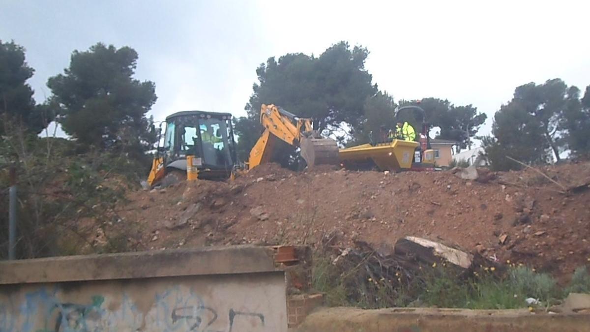 Depósito de restos de obras.