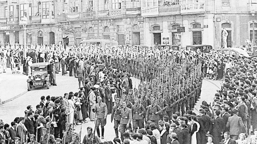Desfile de la Legión Condor en Vigo, en mayo de 1939. // FDV