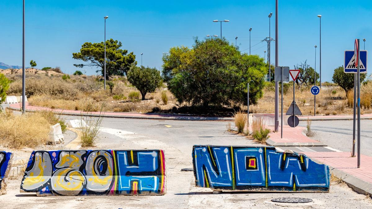 Algunos de los viales del futuro polígono industrial de Benidorm en una imagen de archivo.