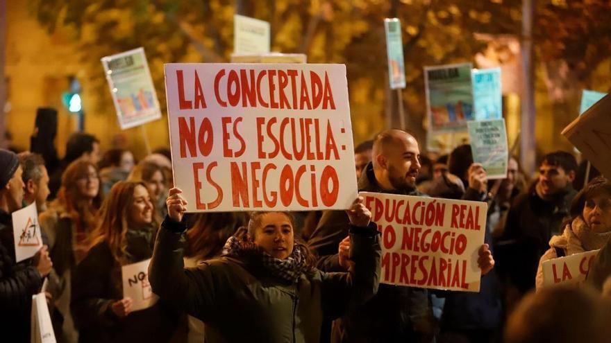 Cinco magistrados frente a uno: la clave para suspender cautelarmente el concierto del bachillerato está en el gobierno en funciones