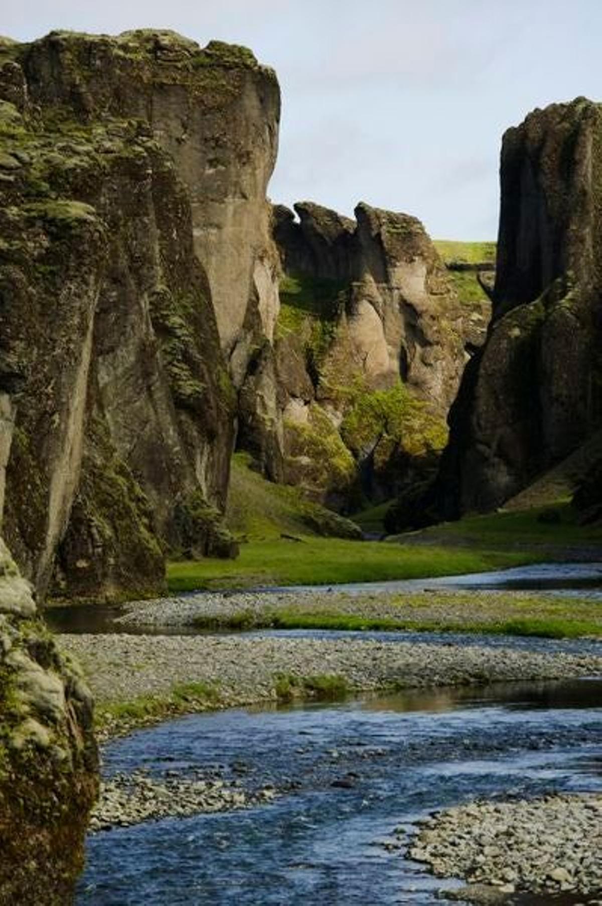 Los impresionantes terrenos de Islandia lo hacen un país precioso para visitar